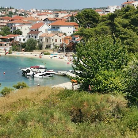 Apartment Croatika On The Beach Трогир Экстерьер фото